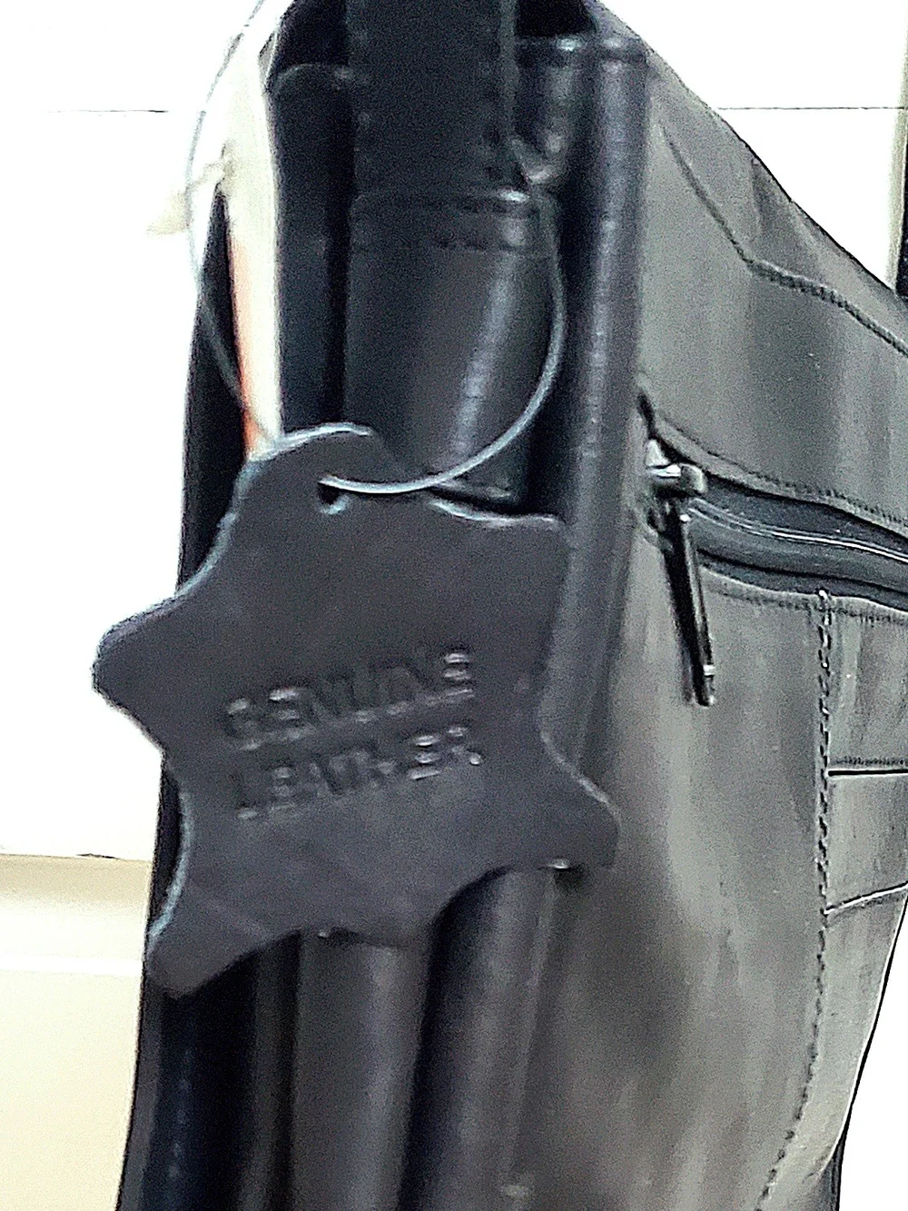 Wilsons Leather Men's Black Leather Messenger Crossbody Bag